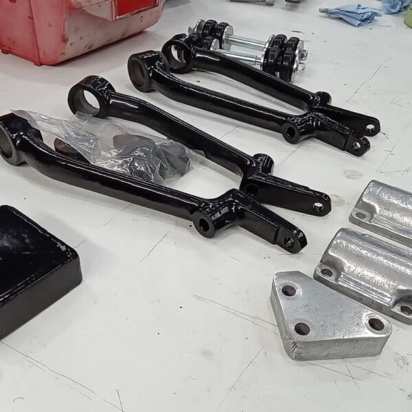 040326 1970 Aston Martin DBS Suspension Parts 20