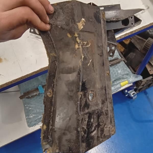 040326 1970 Aston Martin DBS Suspension Parts 31