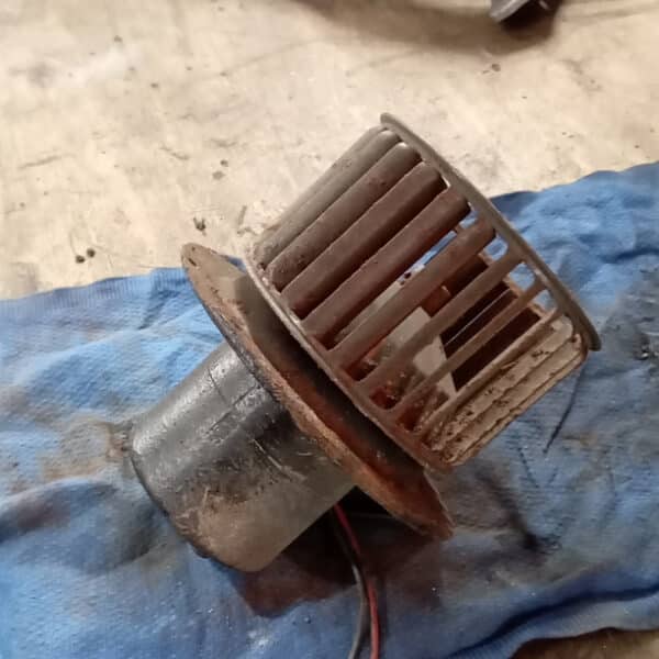 040326 1970 Aston Martin DBS Suspension Parts 40