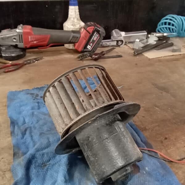 040326 1970 Aston Martin DBS Suspension Parts 41