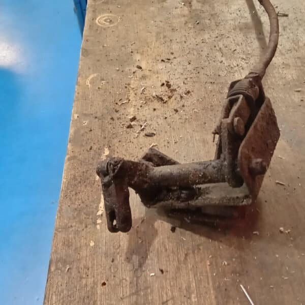 040326 1970 Aston Martin DBS Suspension Parts 83