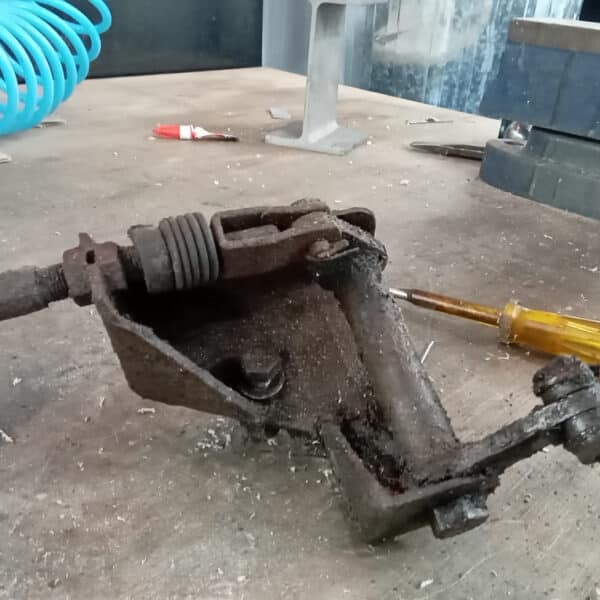 040326 1970 Aston Martin DBS Suspension Parts 84