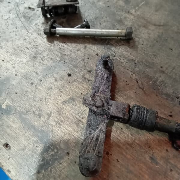 040326 1970 Aston Martin DBS Suspension Parts 88