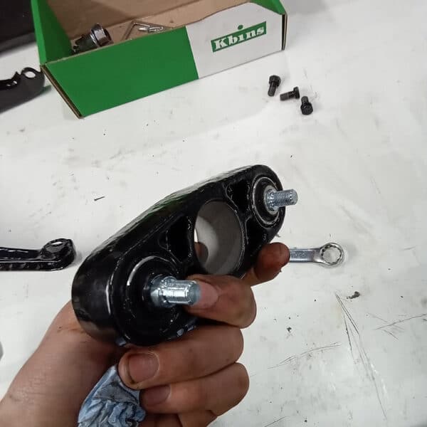 040326 1970 Aston Martin DBS Suspension Parts 96