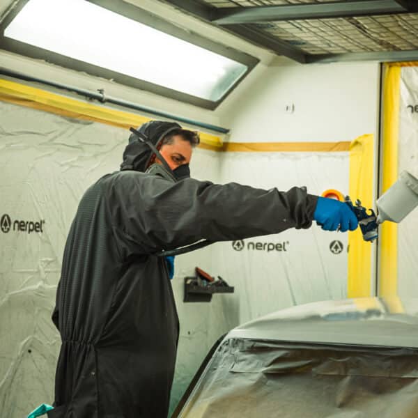 050326 1975 MGB GT V8 in Polyfan 14