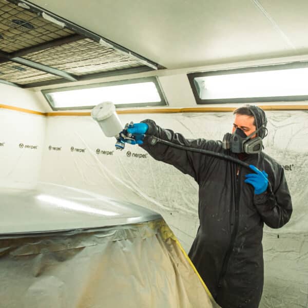 050326 1975 MGB GT V8 in Polyfan 23