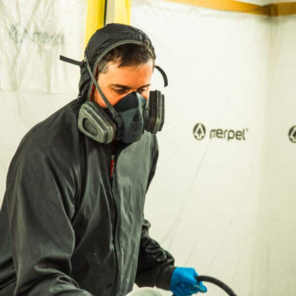 050326 1975 MGB GT V8 in Polyfan 38