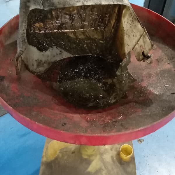 060326 1947 Morris 8 Repairs 3