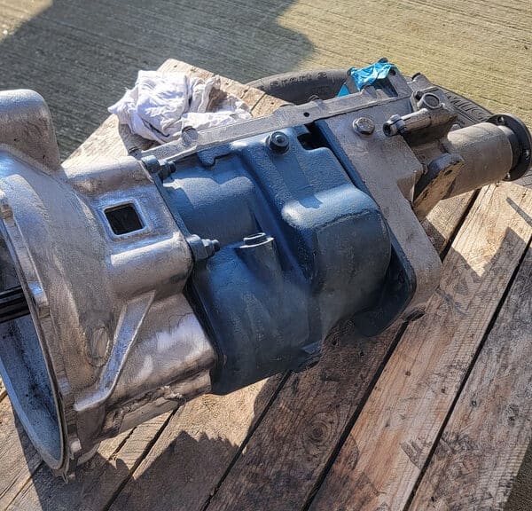 060326 1970 Aston Martin DBS Gearbox cleaned 2