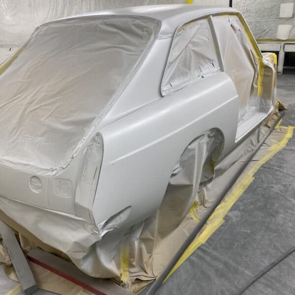 060326 1975 MGB GT V8 Bodyshell in Polyfan 8