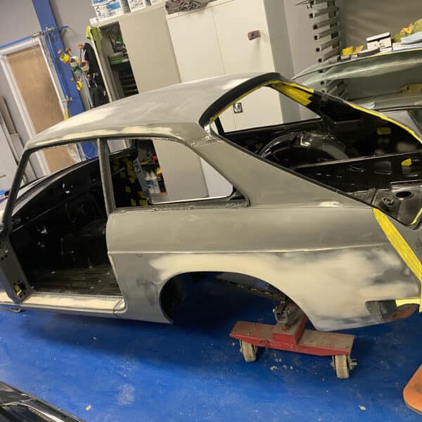 060326 1975 MGB GT V8 Panel Levelling 4