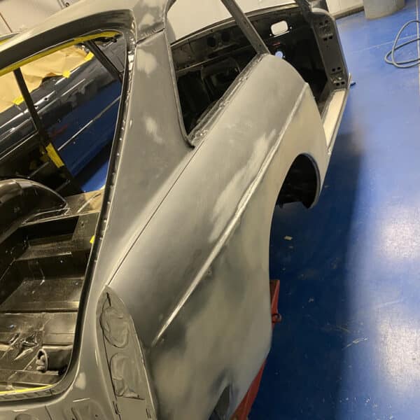 060326 1975 MGB GT V8 Panel Levelling 5