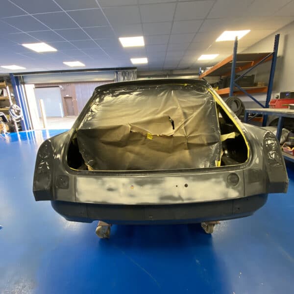 060326 1975 MGB GT V8 Panel Levelling