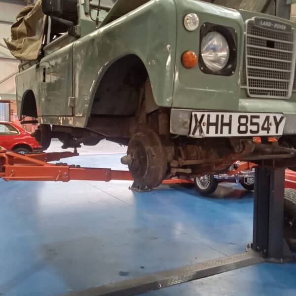 060326 1983 Land Rover Series 3 Customer Jobs 10