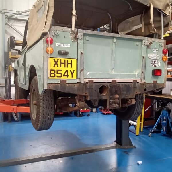 060326 1983 Land Rover Series 3 Customer Jobs 12