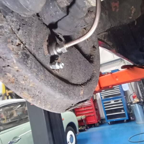 110326 1970 MGB GT Brakes 3