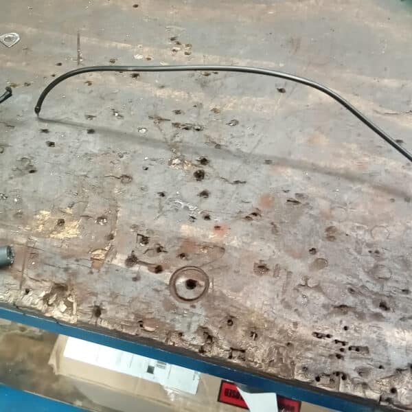 110326 1970 MGB GT Diff Cover Overflow Pipe Strip Rear Brakes and Offside Adjusters 10