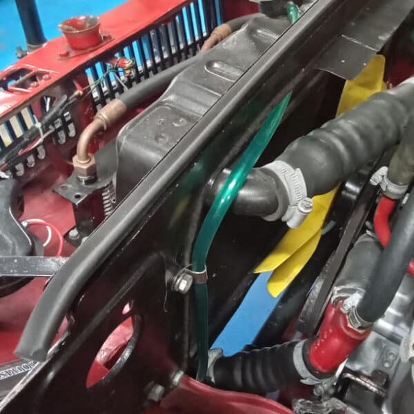 110326 1970 MGB GT Diff Cover Overflow Pipe Strip Rear Brakes and Offside Adjusters 13