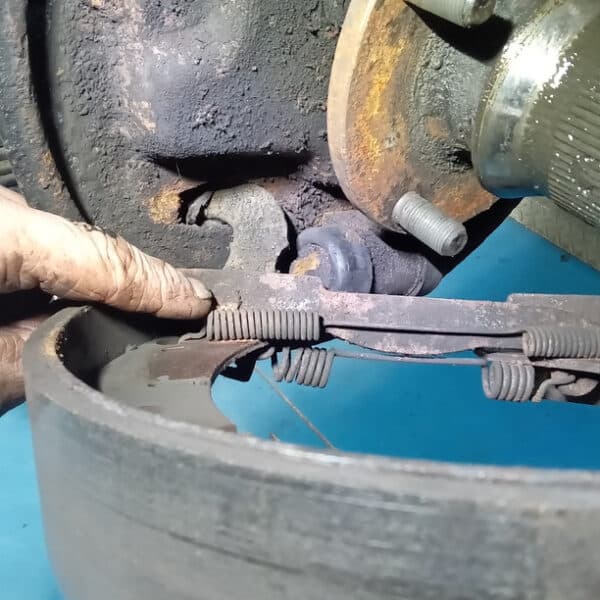 110326 1970 MGB GT Repairs2