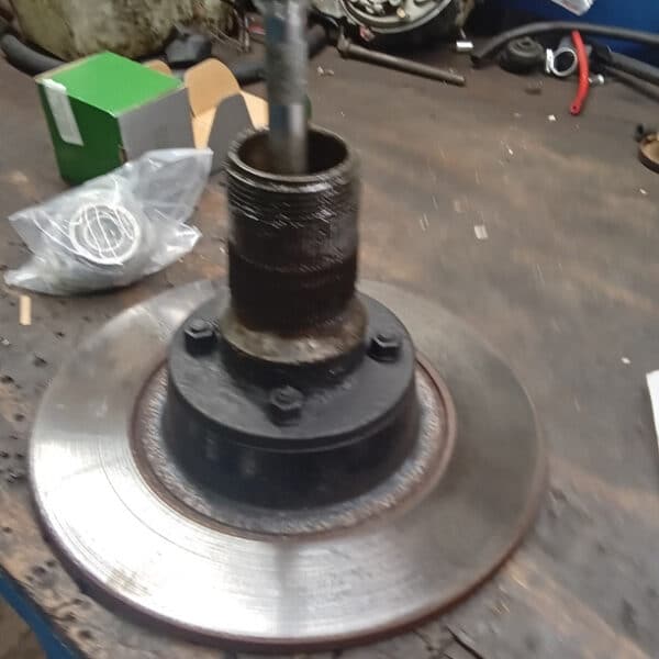 120326 1970 MGB GT NSF wheel bearing changed