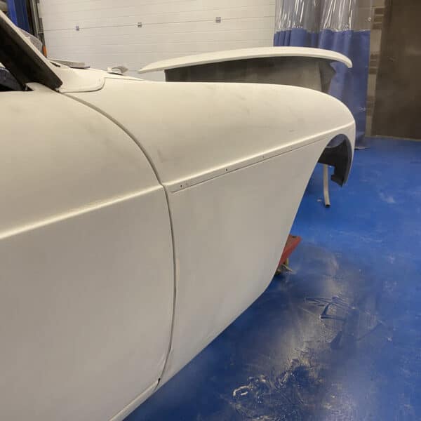 120326 1975 MGB GT V8 Gapping 16