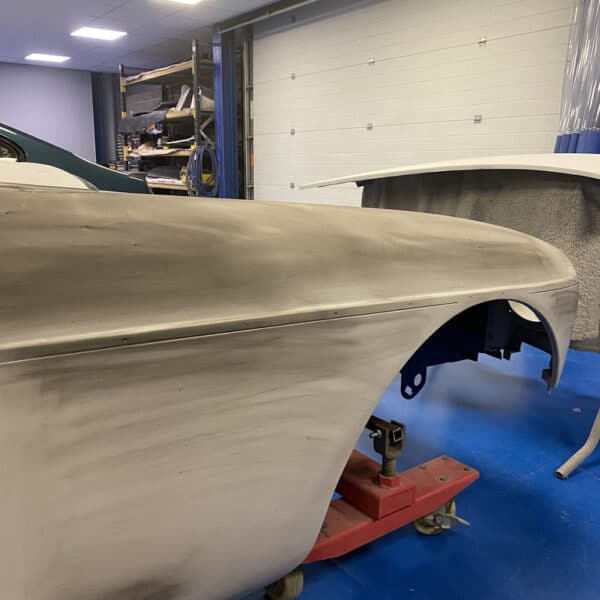 120326 1975 MGB GT V8 Gapping 19