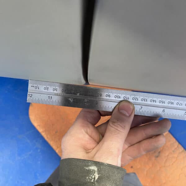 120326 1975 MGB GT V8 Gapping 2