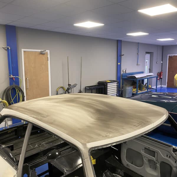 120326 1975 MGB GT V8 Gapping 20