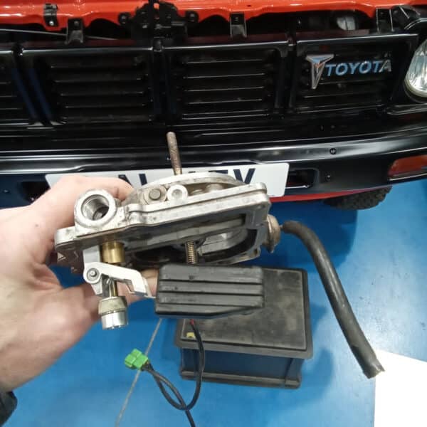 130326 1980 Toyota Hilux Getting Started 4