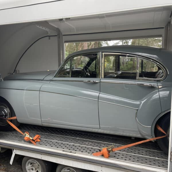 140326 1959 Jaguar MkIX Transport to Workshop 3