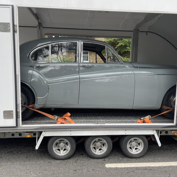 140326 1959 Jaguar MkIX Transport to Workshop