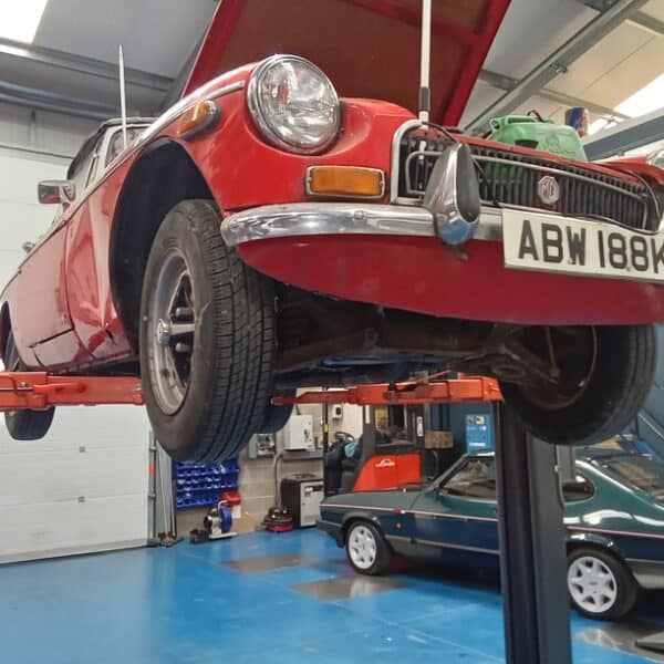 140326 1972 MGB Roadster Clutch Slave Removed