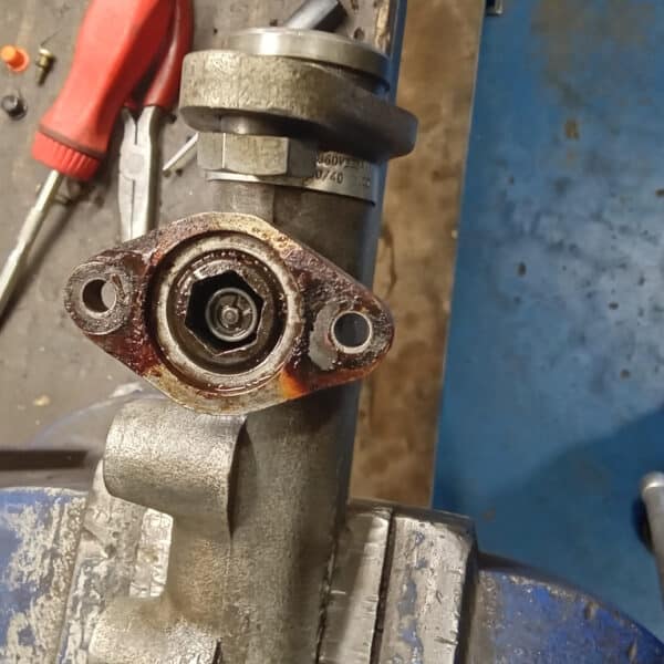 180326 1968 MGC Roadster Master Cylinder Overhaul 8