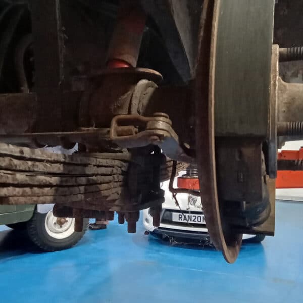 180326 1972 MGB Roadster Front Brakes 11