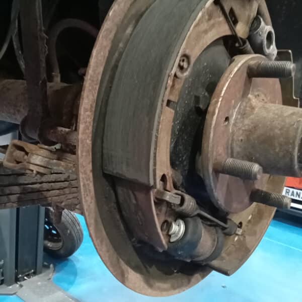 180326 1972 MGB Roadster Front Brakes 12