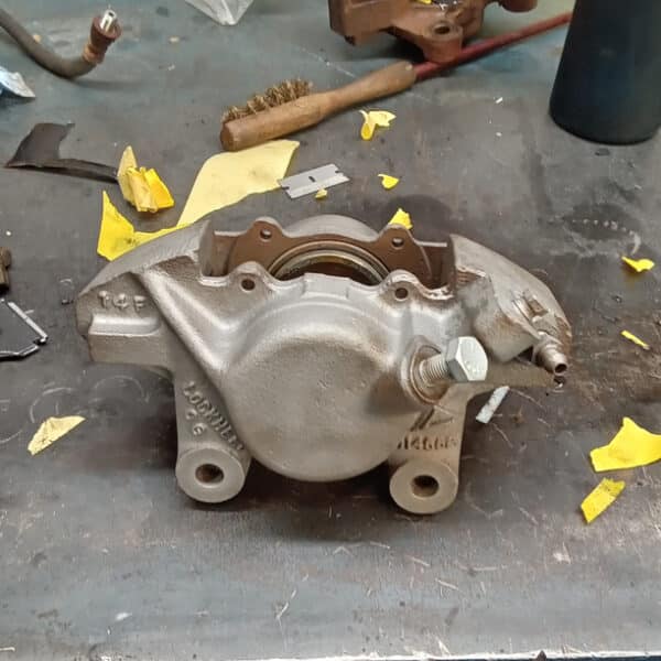 180326 1972 MGB Roadster Front Brakes 2