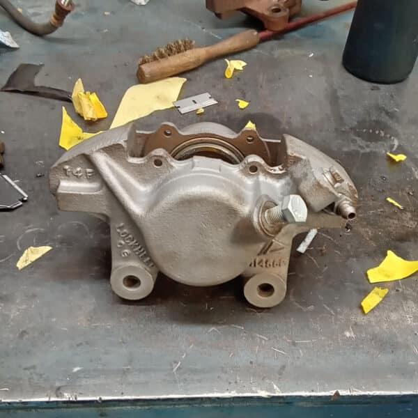 180326 1972 MGB Roadster Front Brakes