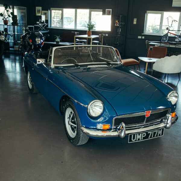 180326 1973 MGB Roadster in Classic Lounge 2