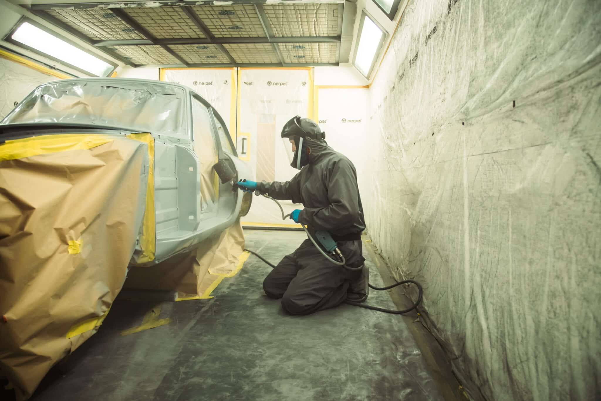 180326 1975 MGB GT V8 Bodyshell in Final Primer 42 scaled