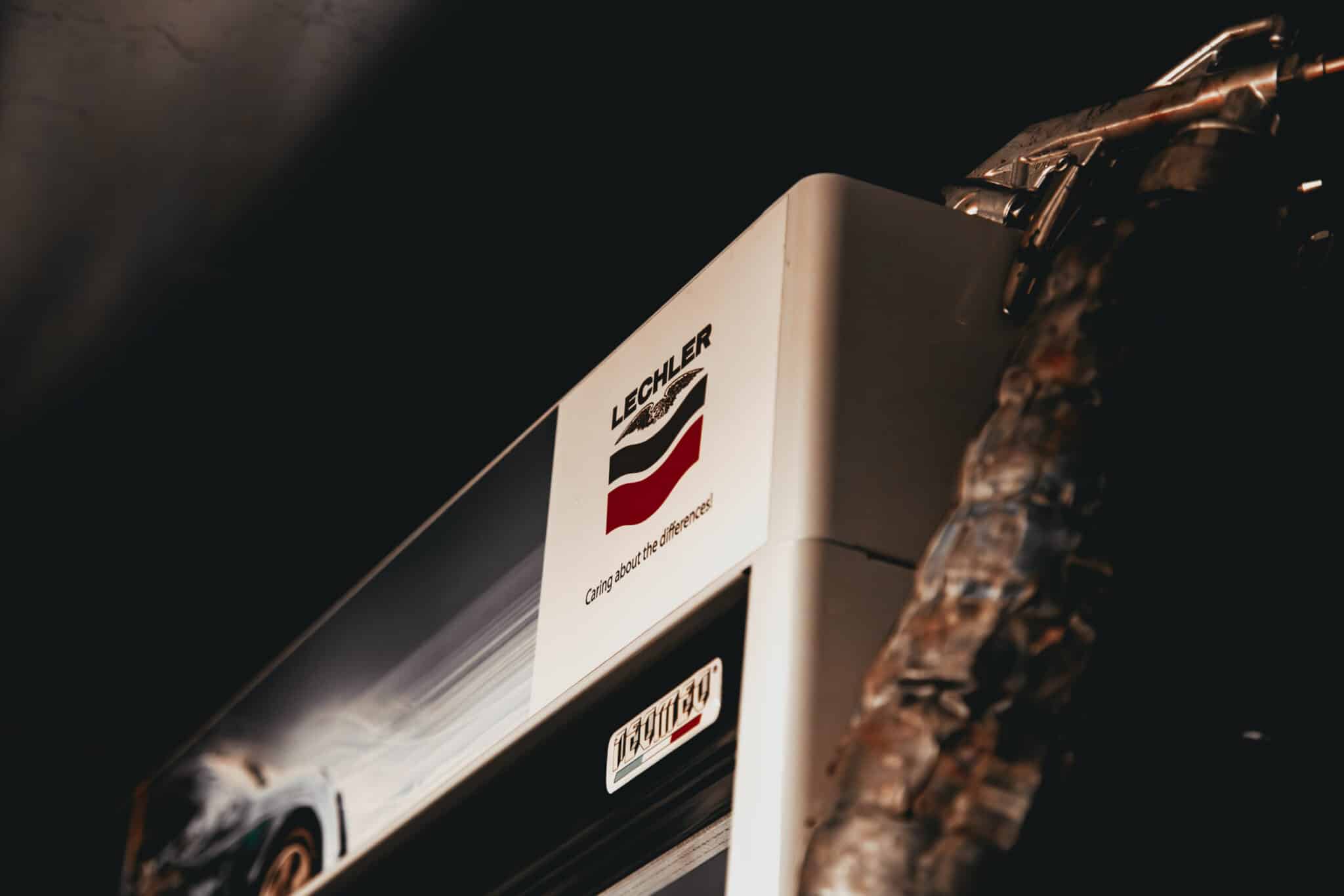 180326 1975 MGB GT V8 Bodyshell in Final Primer 6 scaled