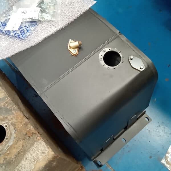 190326 1966 Land Rover Series 2A New Fuel Tank 6