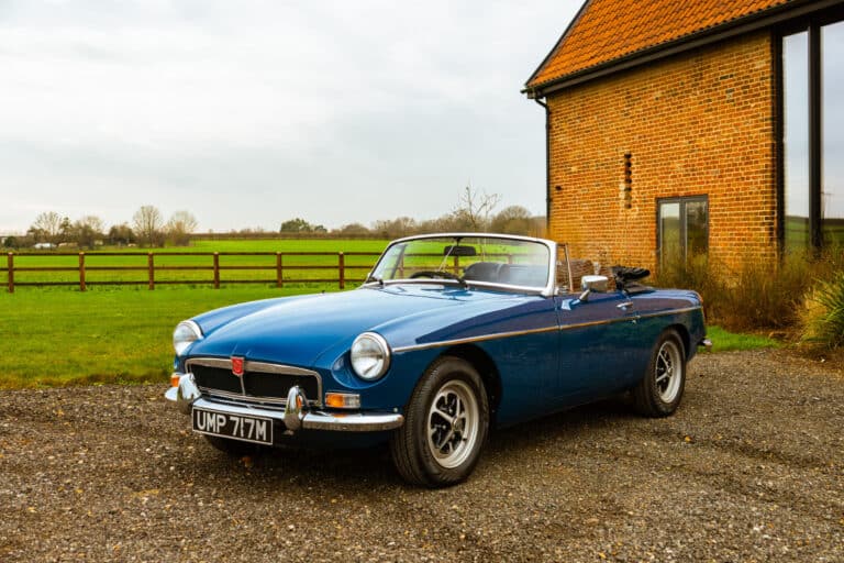 1973 MG B Blue 35