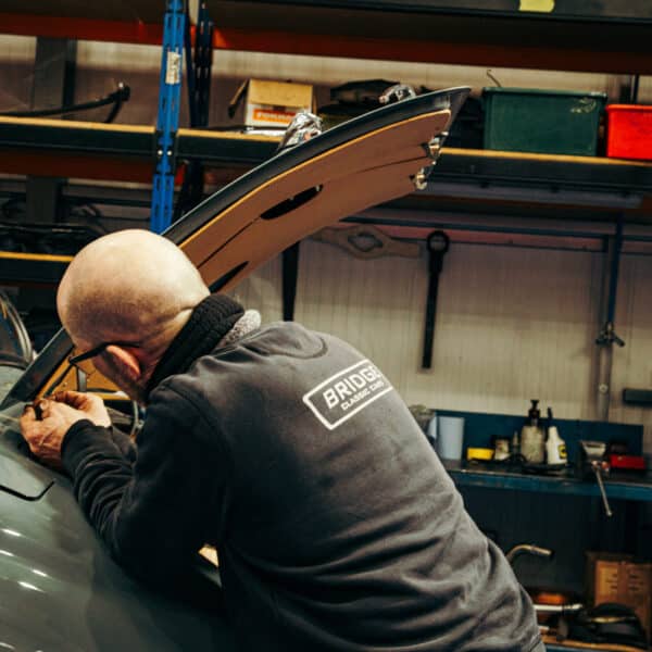 200326 1959 Jaguar MkIX Repairs 23