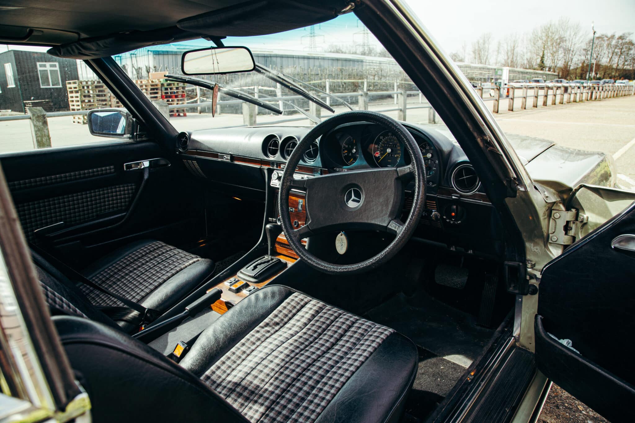 200326 1980 Mercedes 280SL arrival 6 scaled