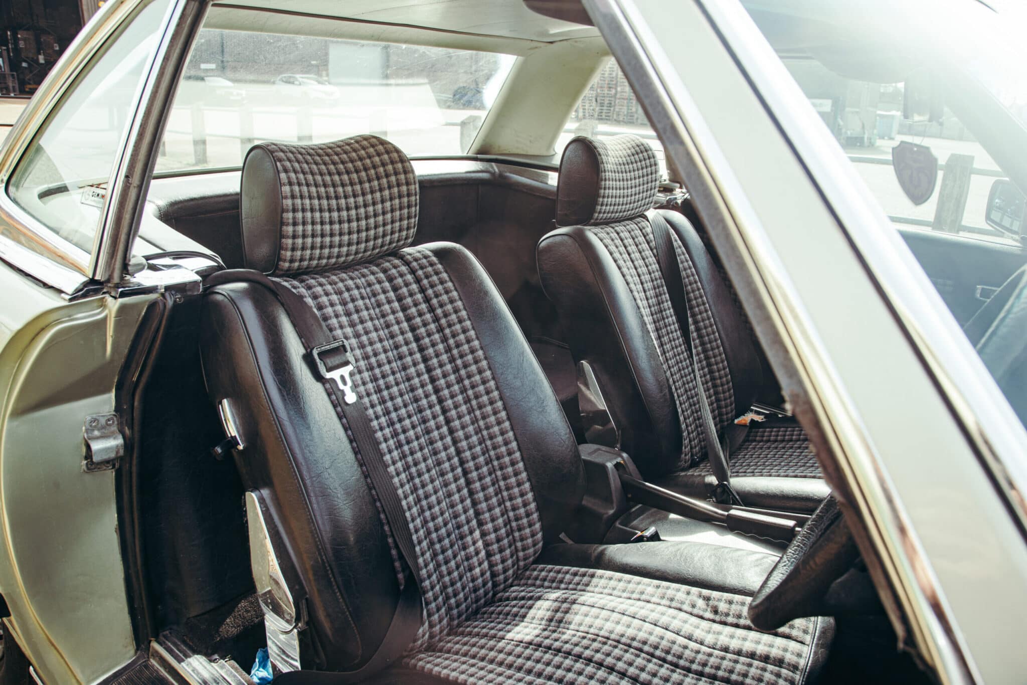 200326 1980 Mercedes 280SL arrival 7 scaled