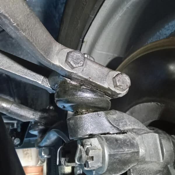 240326 1959 Jaguar MkIX repairs 1