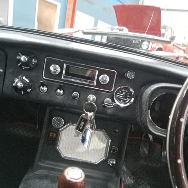 240326 1968 MGC Roadster DAB Radio 2
