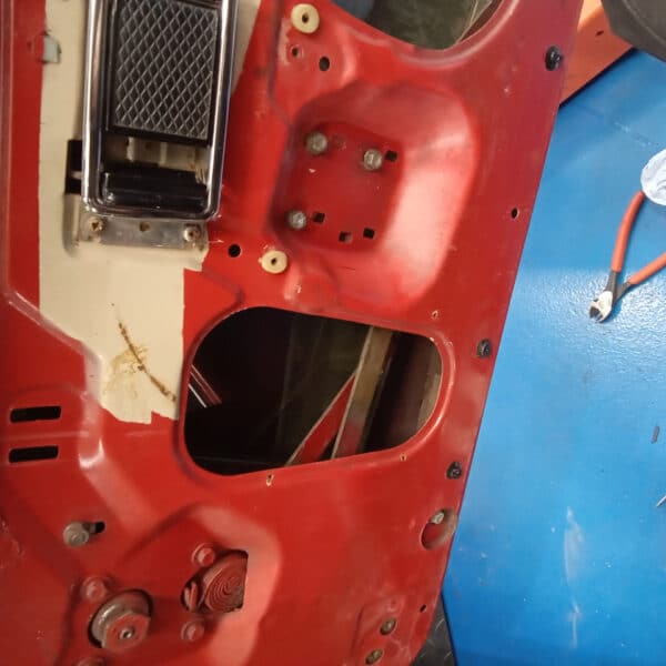 240326 1968 MGC Roadster DAB Radio 5