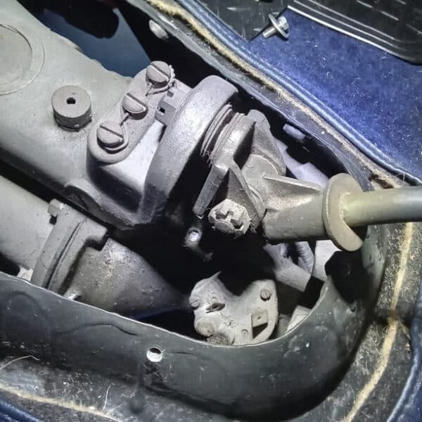 250326 1959 Jaguar MkIX Engine and Gearbox removal 35