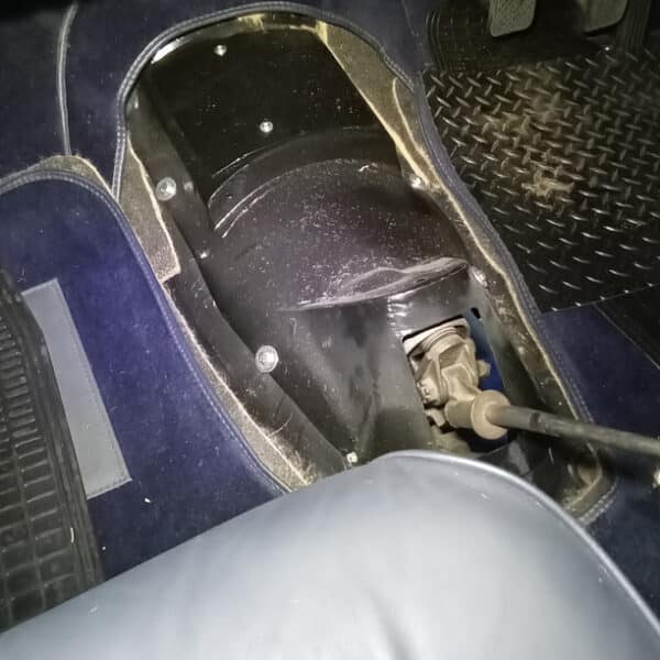 250326 1959 Jaguar MkIX Engine and Gearbox removal 39